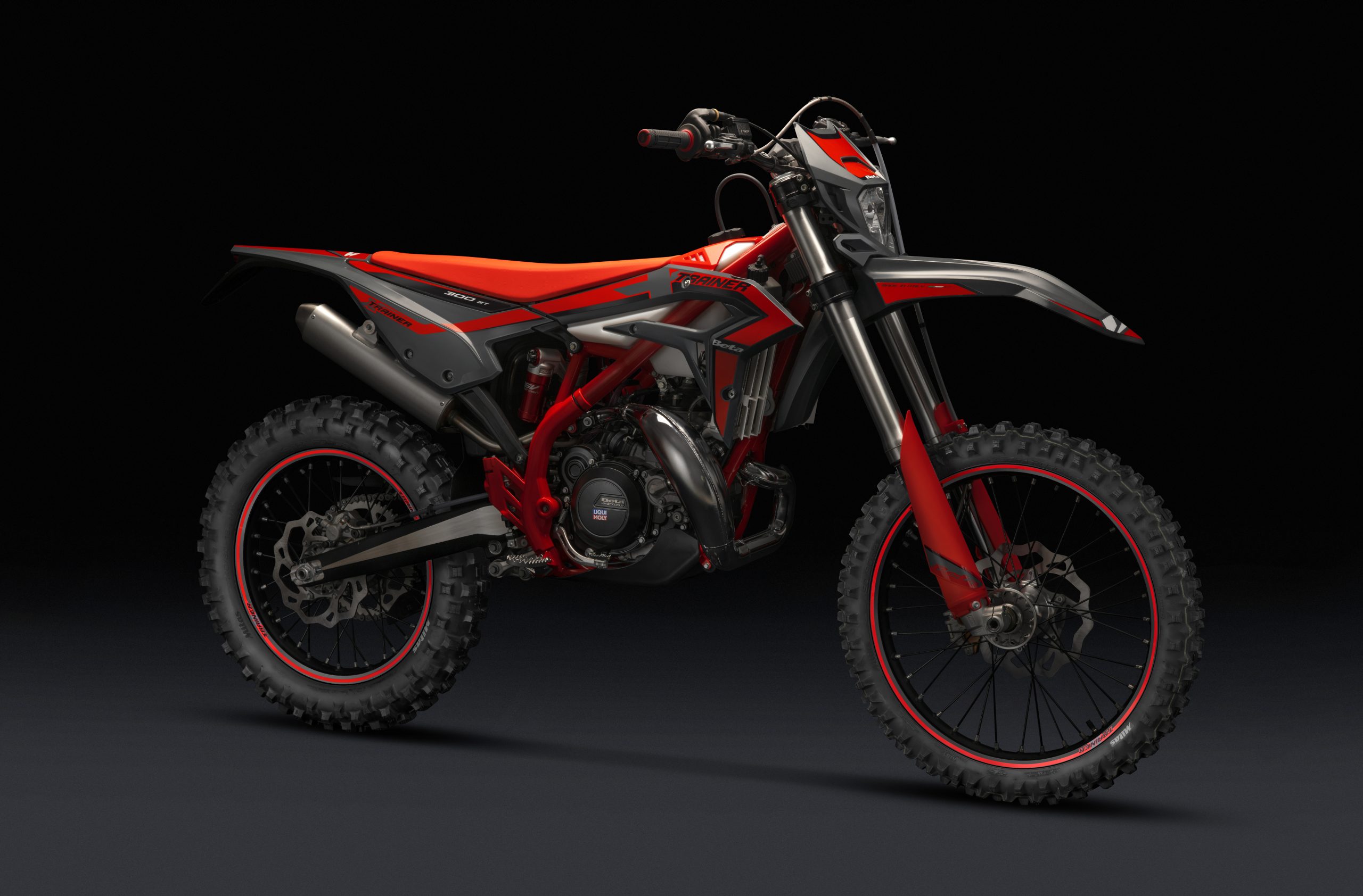 2025 XTRAINER – Beta USA Gallery