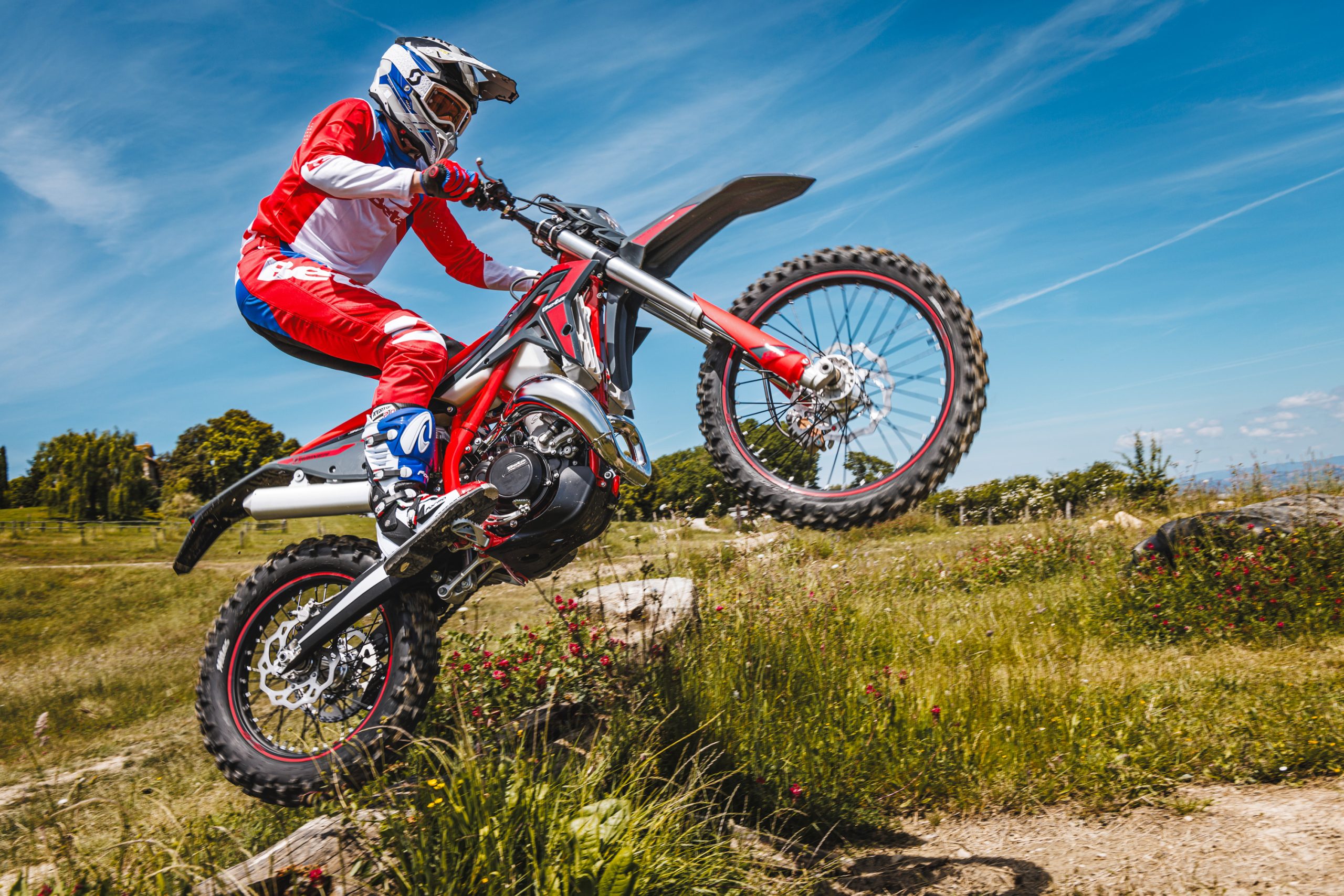 2025 XTRAINER – Beta USA Gallery